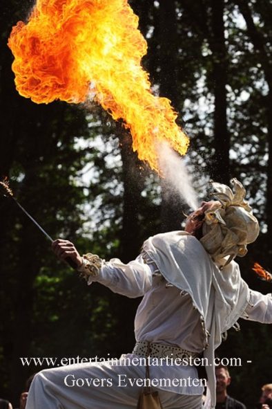 Vuurspuwer Acrobatiek Jongleur